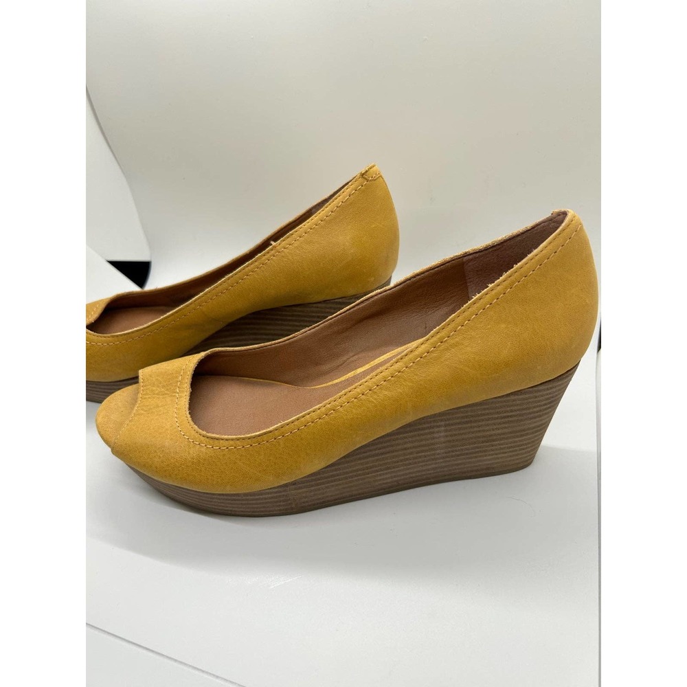 Lucky Brand Wedge Flats Golden Yellow Open Toe Size 9.5 but fit like a 10.
